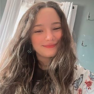 Meet your Posher, Gloria maria